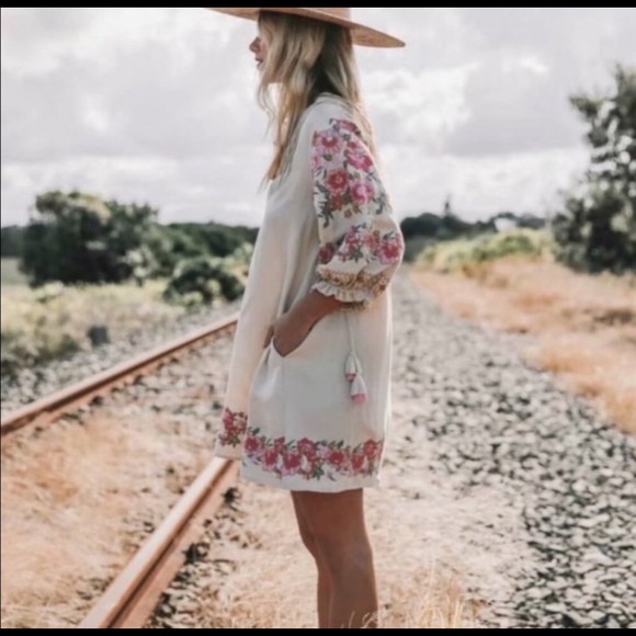 🌸💕NWT BOHO floral embroidered dress💕🌸 - Picture 2 of 7